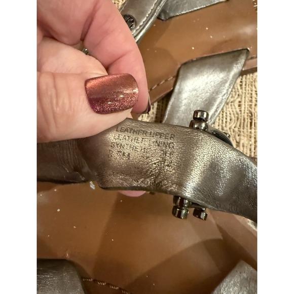 Tory Burch Nora Metallic Silver Gray Leather Thong Sandal Sz-8.5 - Picture 5 of 6